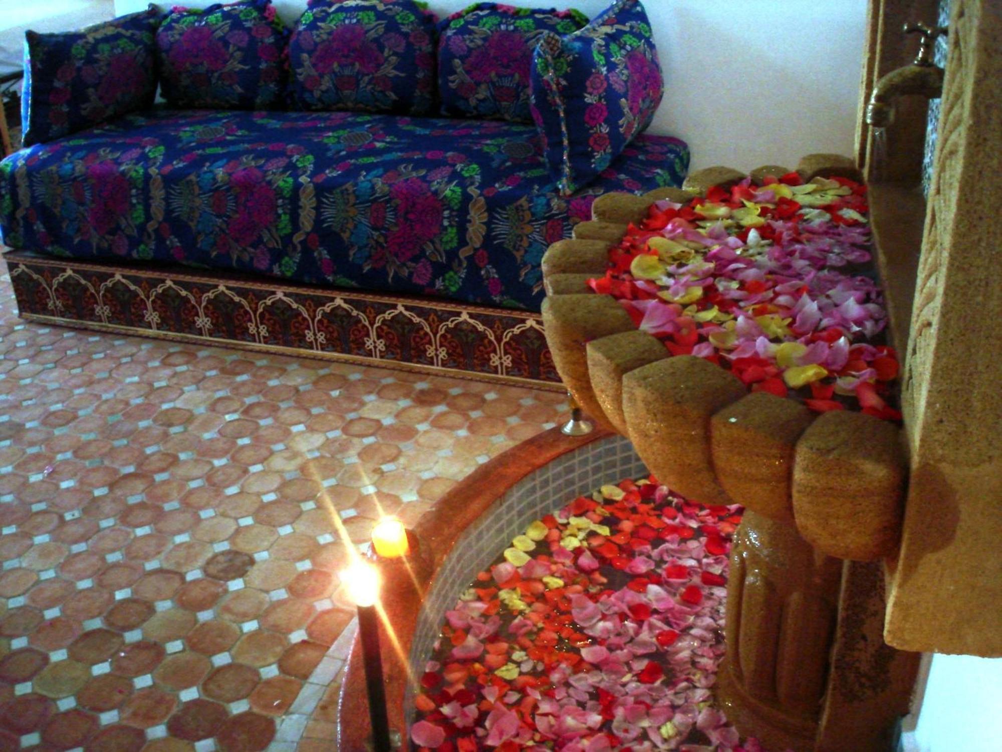 Al Andaloussiya Diyafa Hotell Moulay Idriss Exteriör bild